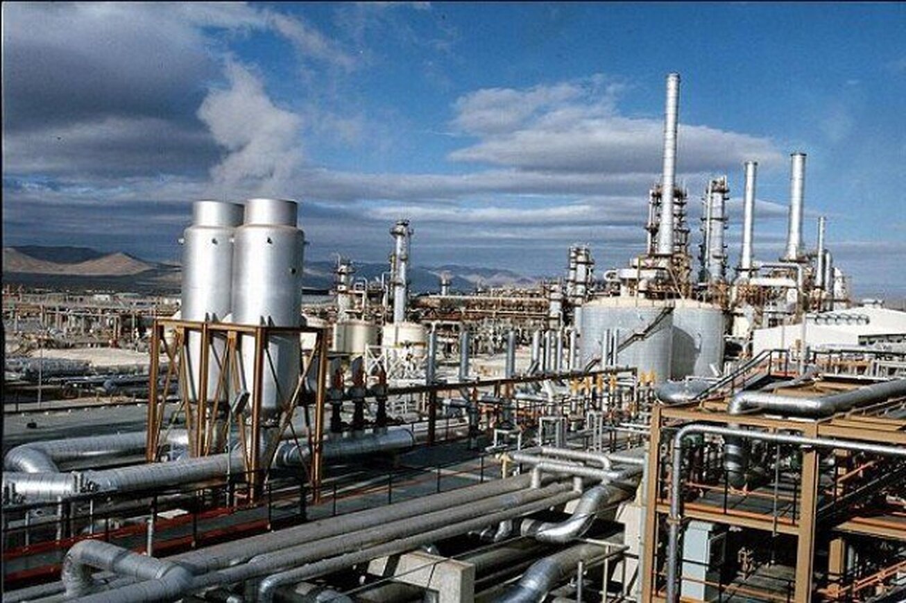 نقش صنعت پتروشیمی در تأمین نیمی از نیاز ارزی کشور
