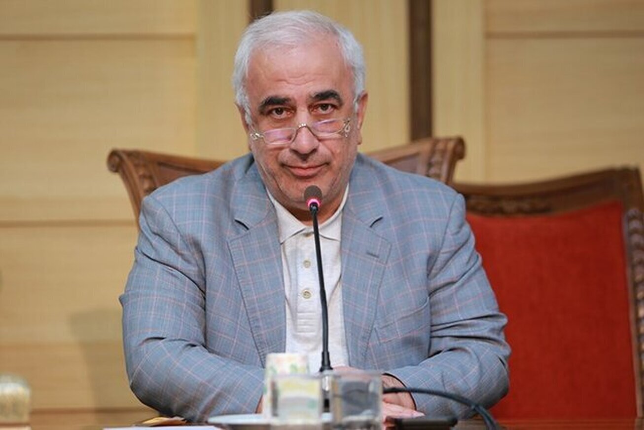 تورم و تراز تجاری منفی حاصل سیاست&zwnj;های ارز چند نرخی در نیم قرن گذشته است