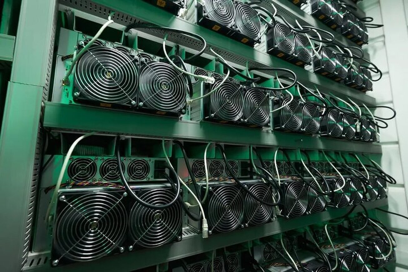 نرخ هش بیت&zwnj;کوین را به پایین&zwnj;ترین سطح ۷ ماهه رساند