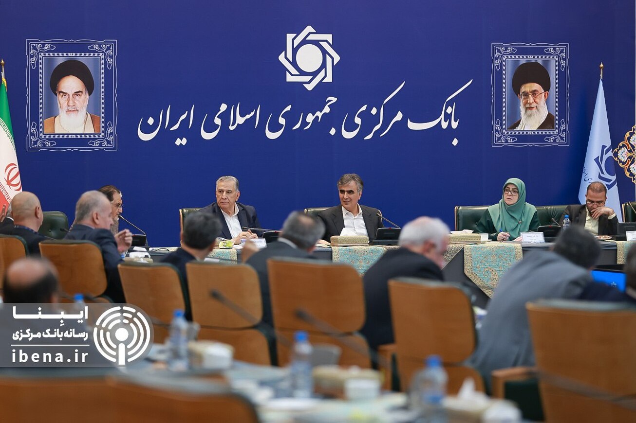 فرزین: عرضه ارز با نرخ توافقی در مرکز مبادله افزایش می&zwnj;یابد/ رئیس اتاق بازرگانی: تدابیر بانک مرکزی گره گشاست