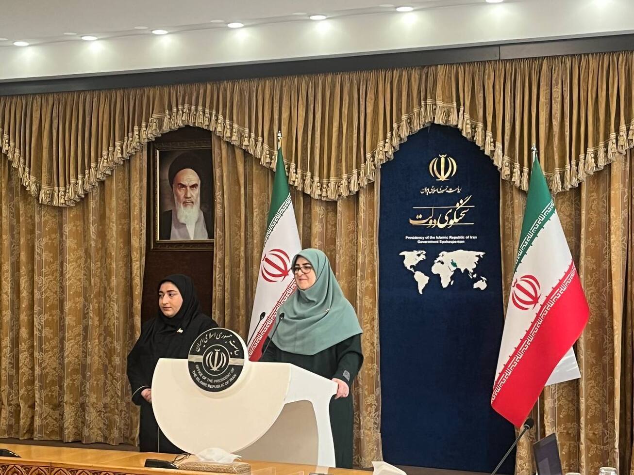بانک مرکزی مجری سیاست‌های حاکمیت است