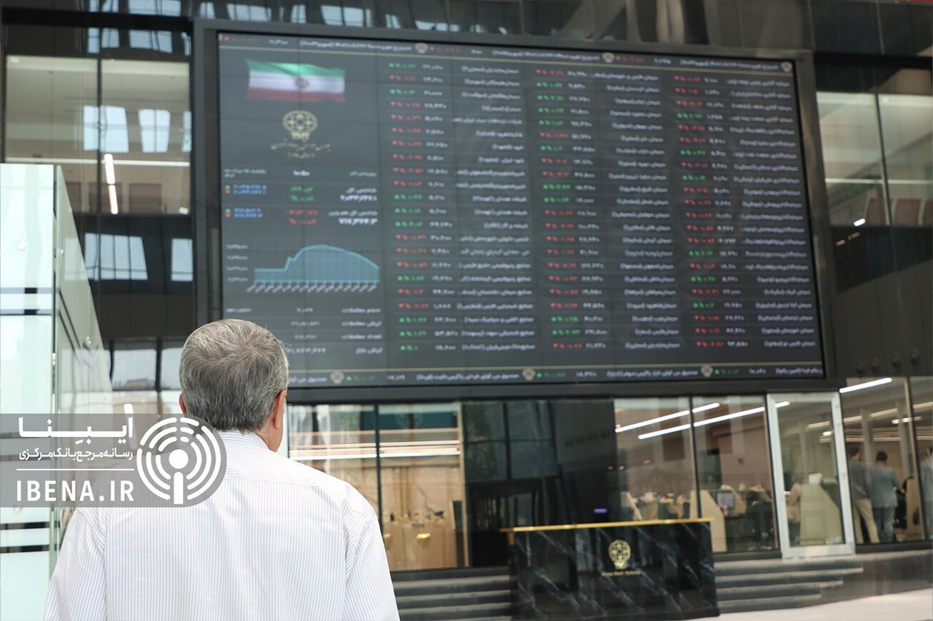 شاخص کل بورس در آخرین روز معاملات هفته تقویت شد