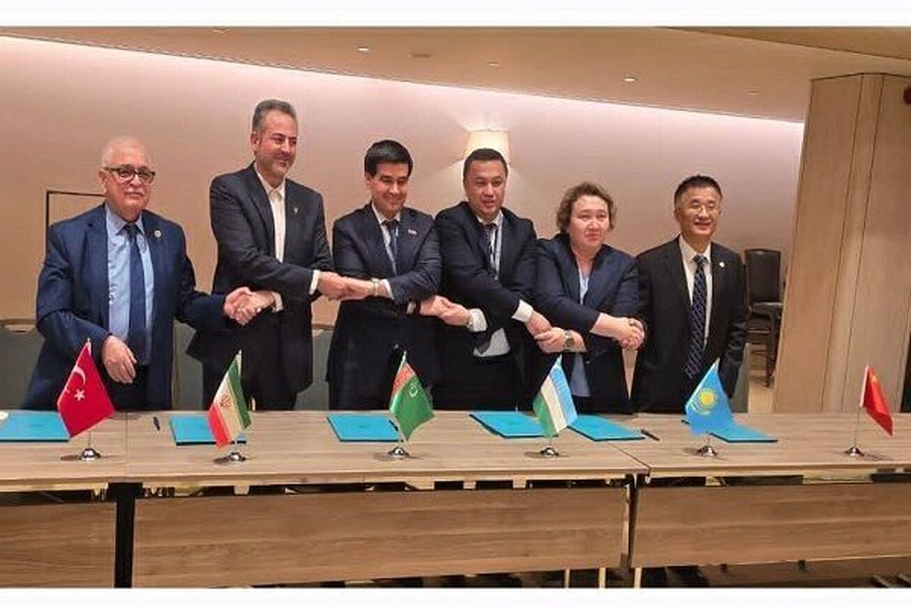 توافق ترانزیتی شش&zwnj;جانبه در استانبول/ ایران، دروازه طلایی قطارهای کانتینری از چین به اروپا