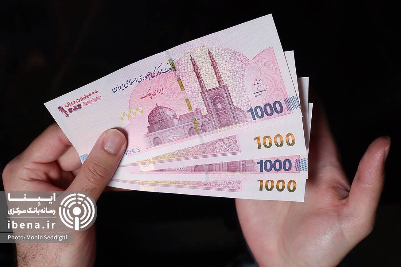 ایران&zwnj;چک&zwnj;های یک&zwnj;میلیونی پرطرفدار شد/ پشت&zwnj;پرده دلار ۱۰۰ هزار تومانی