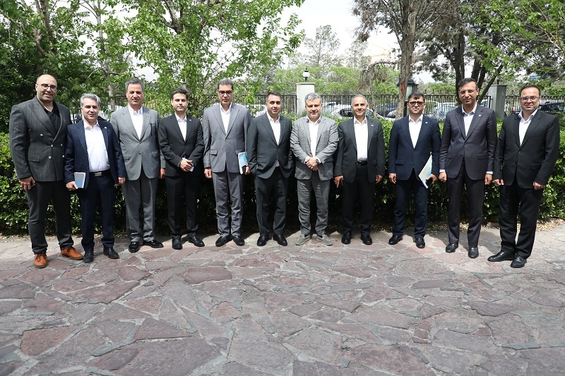 دکتر اخلاقی: بانک تجارت در کنار صنعت خودروسازی کشور ایستاده است دکتر اخلاقی: بانک تجارت در کنار صنعت خودروسازی کشور ایستاده است
