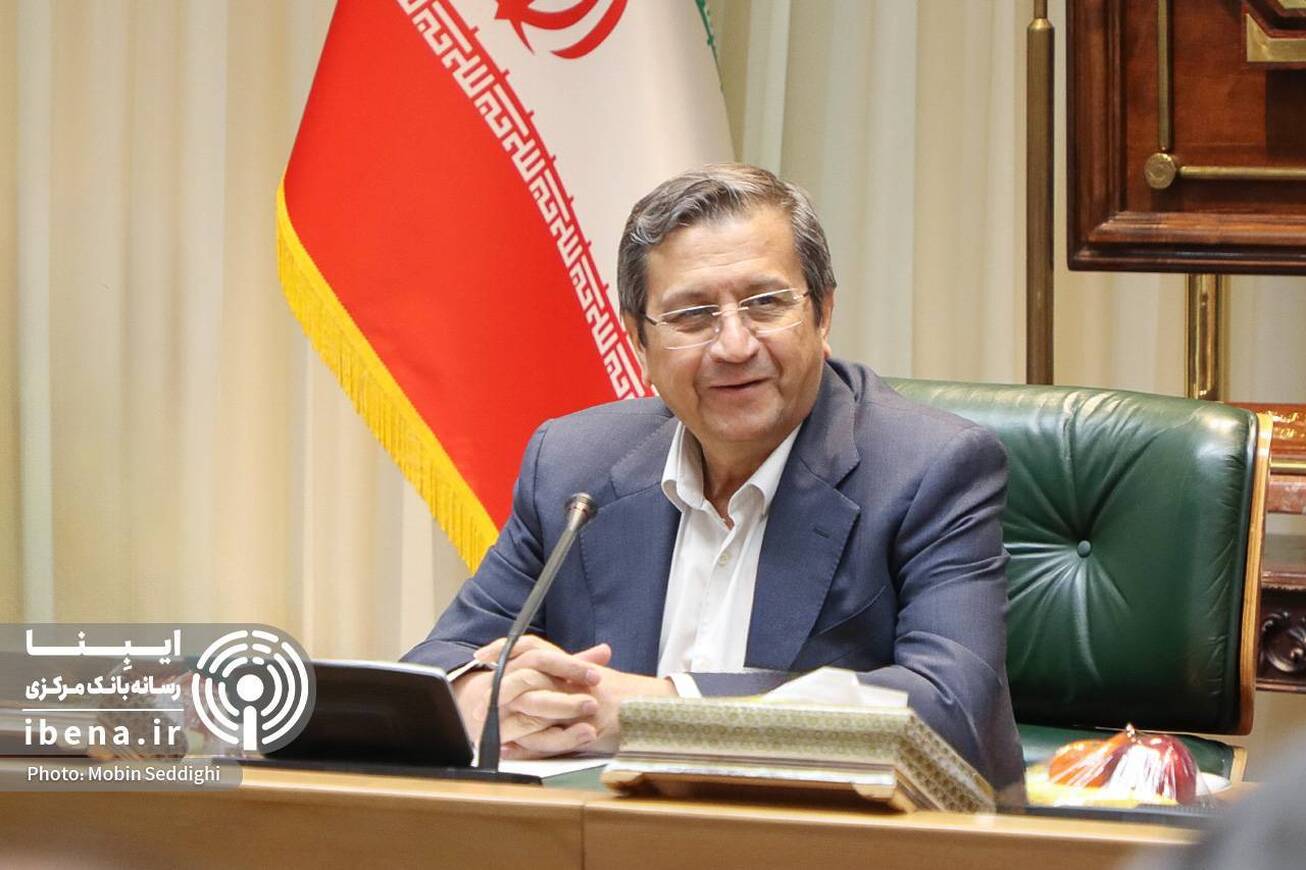 بانک&zwnj;ها همزمان با کنترل نقدینگی بر تأمین مالی تولید متمرکز شوند