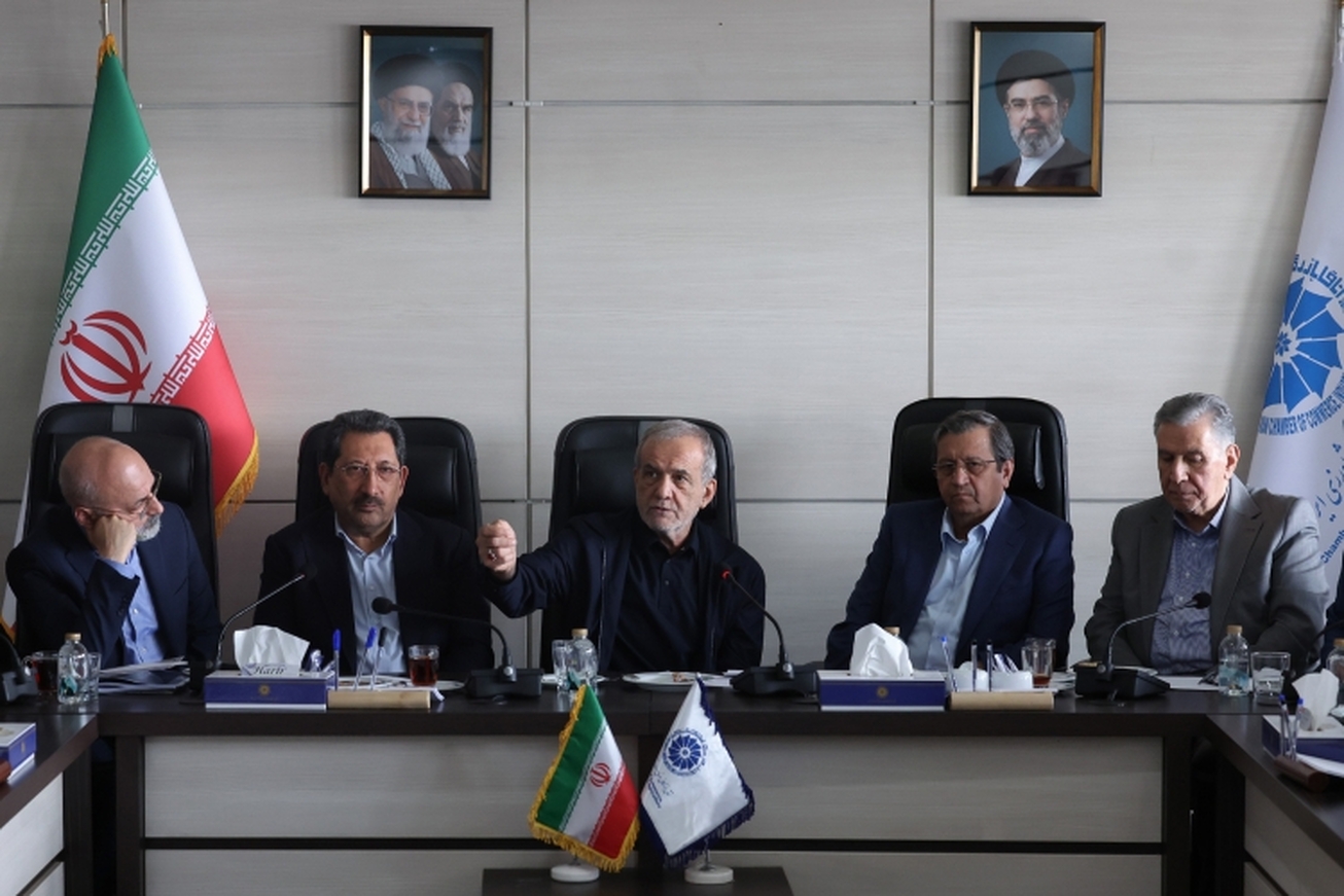 اتاق بازرگانی پیشگام جبهه اقتصادی است/ توسعه صادرات غیرنفتی با استفاده از بازار&zwnj;های منطقه&zwnj;ای و بین&zwnj;المللی