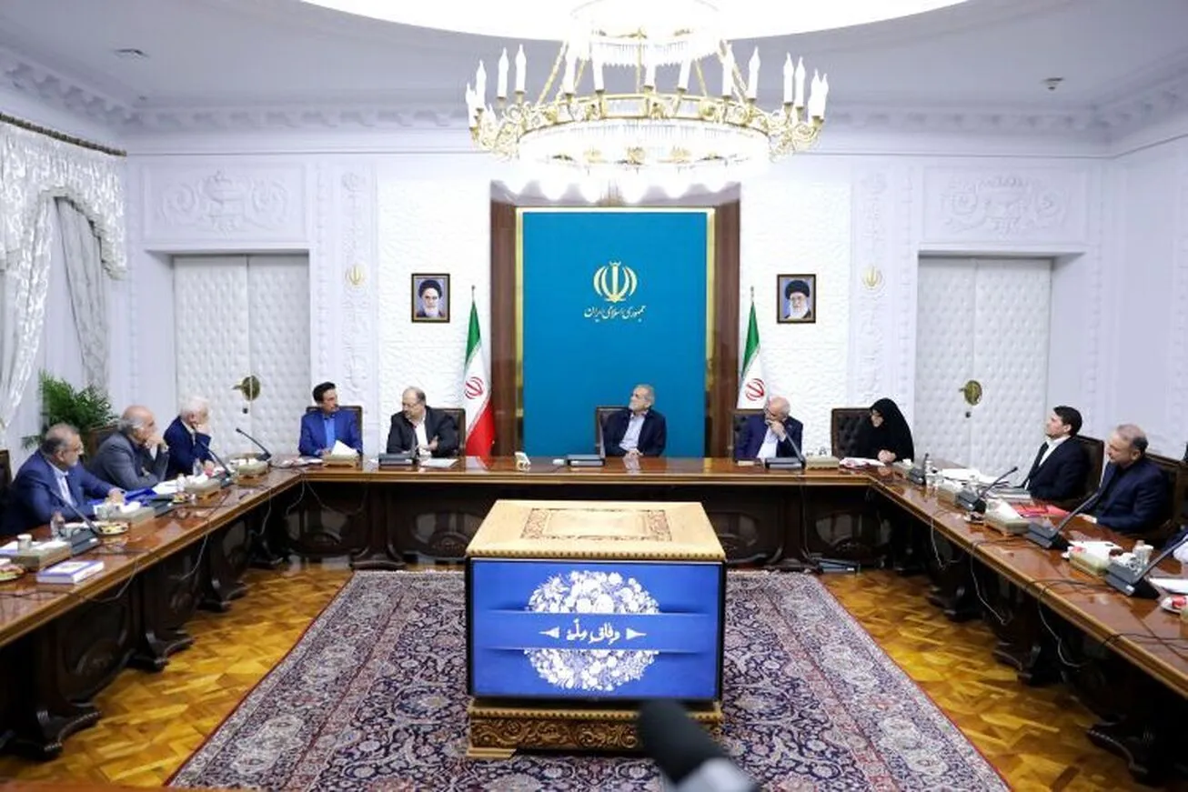 پزشکیان: تیم تخصصی برای تسهیل روند صادرات پتروشیمی و رفع موانع مامور شده است