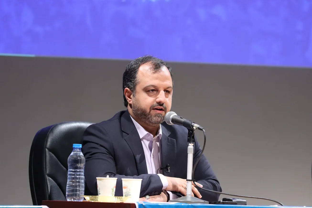 افزایش حقوق کارکنان دولت در سال ۱۴۰۲ اعلام شد/ تمهیدات جدید بانک مرکزی برای بازار ارز