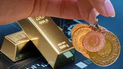 طلای جهانی روی لبه تیغ