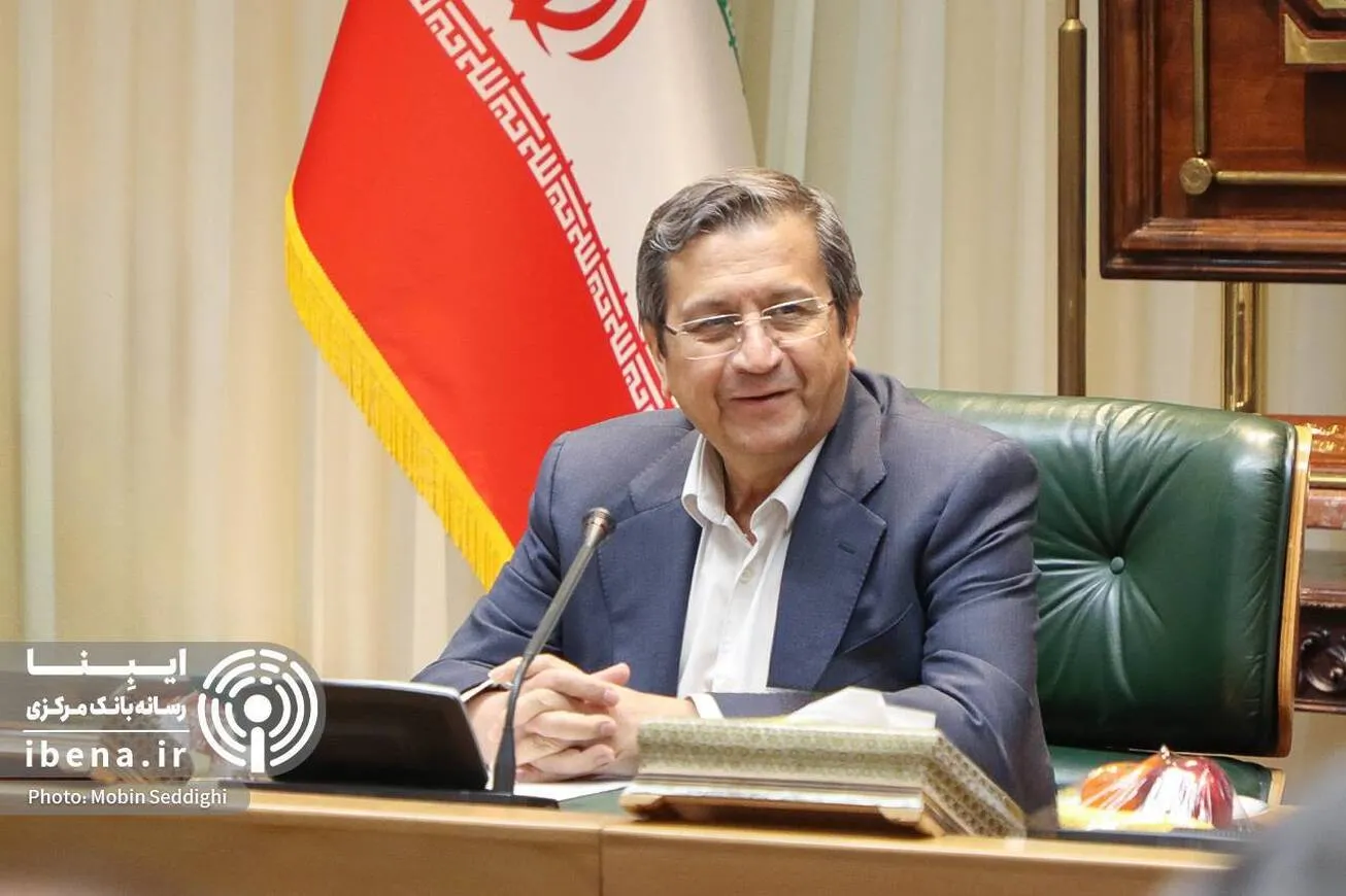 بانک‌ها همزمان با کنترل نقدینگی بر تأمین مالی تولید متمرکز شوند