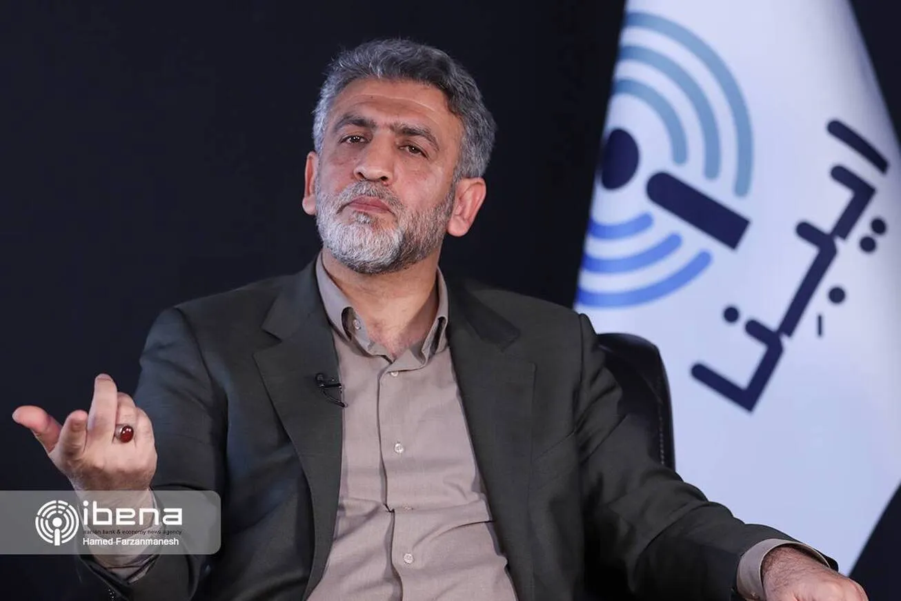 الزام سیاست تثبیت نرخ ارز/ اینکه بانک‌های مرکزی دنیا در بازار ارز دخالت نمی‌کنند یک دروغ است
