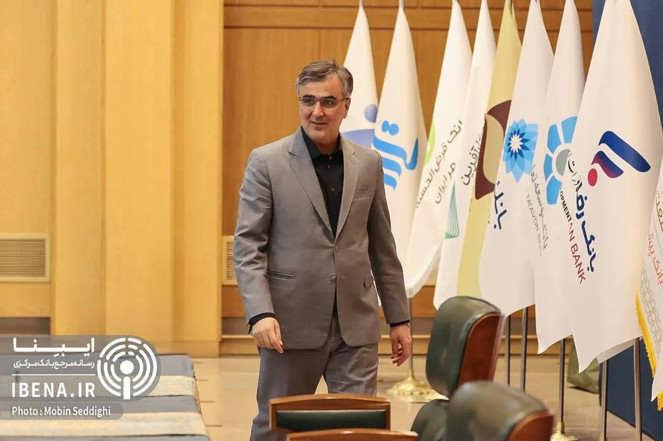رئیس‌کل بانک مرکزی تهران را به مقصد استانبول ترک کرد