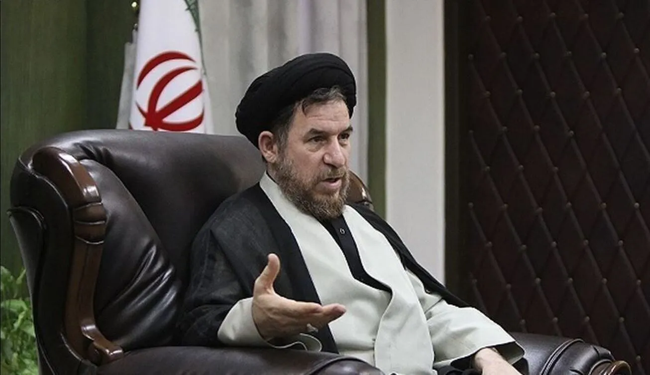 مجلس و دولت مشکل صنعت خودرو را با گفتگو حل کنند