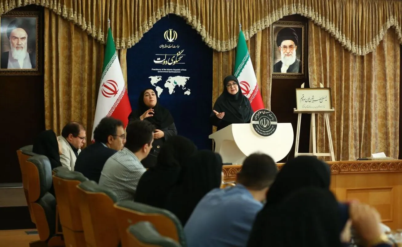 مردم حق دارند خودروی غیر تولید داخلی سوار شوند/ تدوین یک بودجه منسجم از سوی دولت