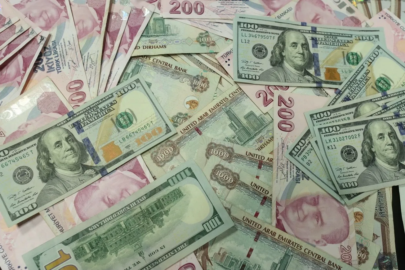 قیمت دلار و یورو؛ امروز ۸ بهمن ۱۴۰۱