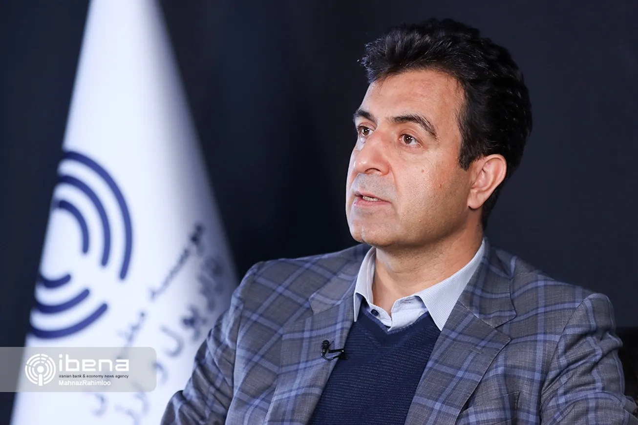 بازار ارز پر ریسک است/ سهام حباب ندارد