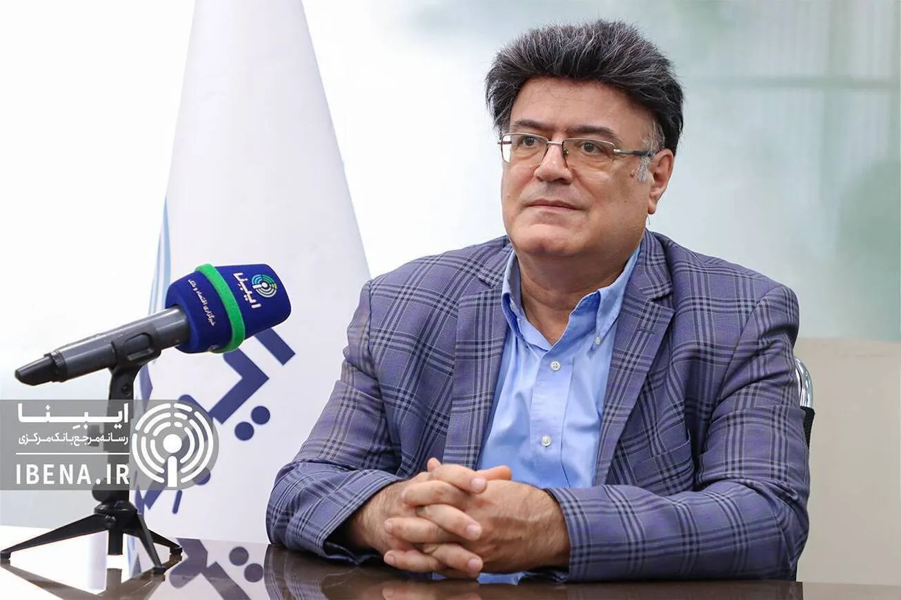 تک نرخی شدن ارز به تورم دامن می‌زند/ بار روانی مکانیسم ماشه عامل اصلی نوسان دلار
