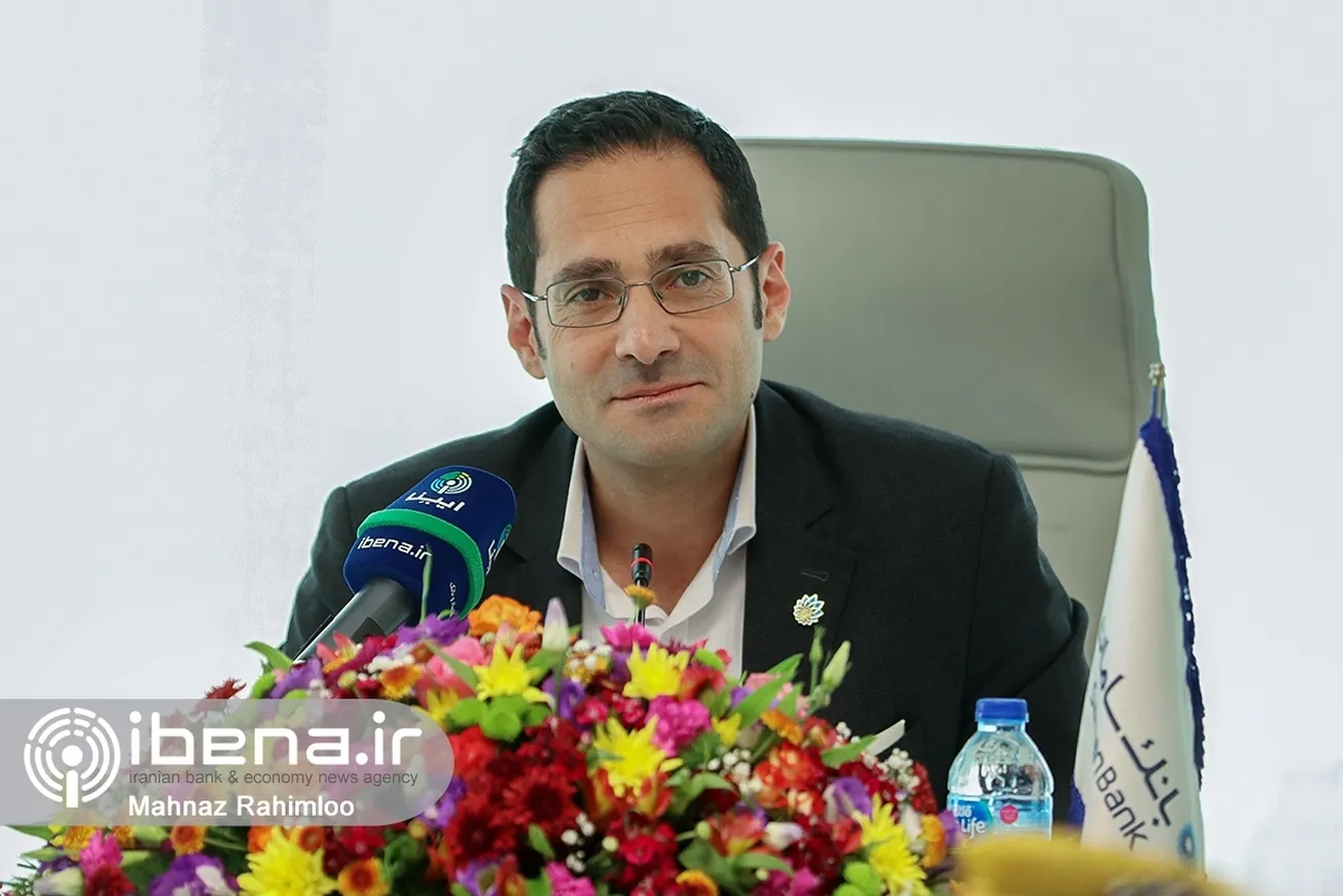مدیریت قیمت ارز و طلا با ابزار سود بانکی/ بزرگترین مزیت مولدسازی بازگشت نقدینگی به بانک است