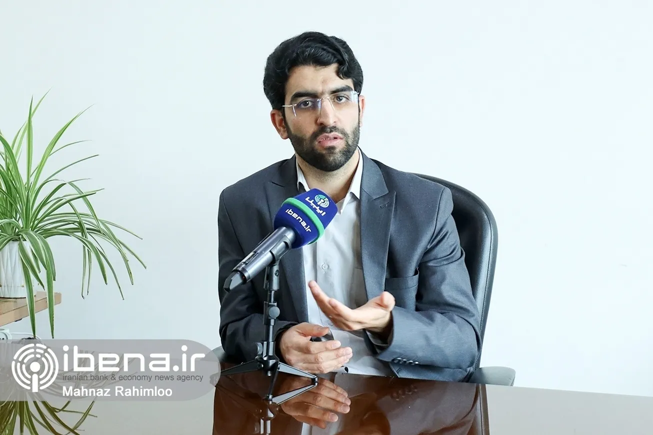 لزوم تمرکز همه عرضه و تقاضای ارزی در مرکز مبادله/ راهبری قیمت باید در اختیار بانک مرکزی باشد