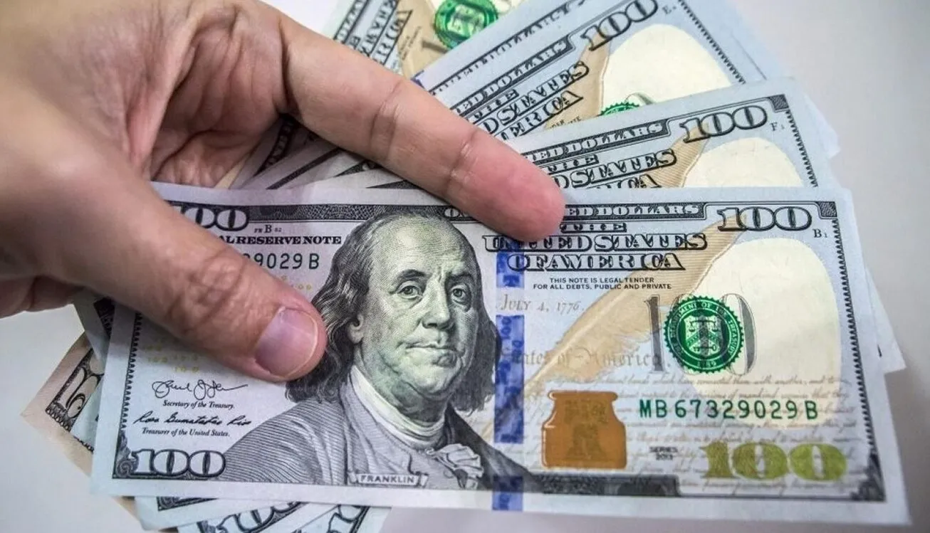 ارزش جهانی دلار آمریکا کاهش یافت
