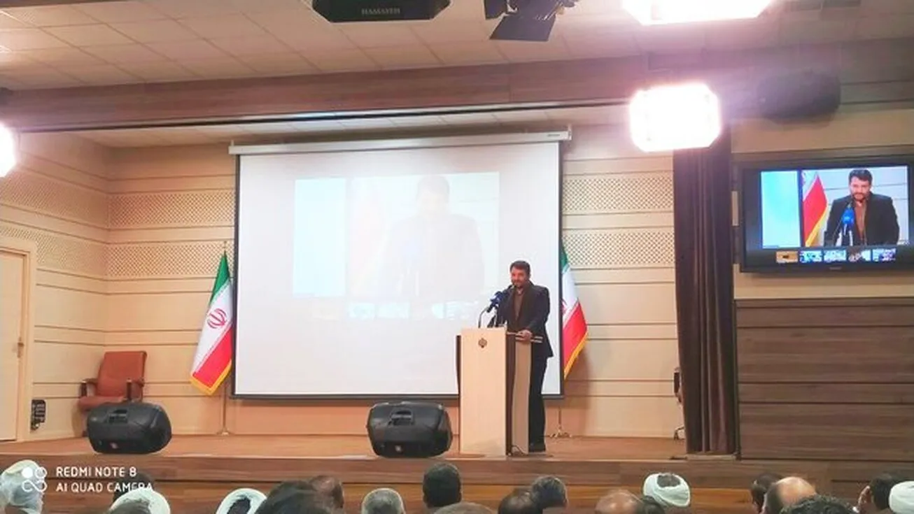 یک سوم صادرات غیرنفتی کشور از طریق مناطق آزاد است