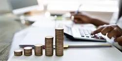 قیمت دلار، قیمت سکه و قیمت بیت کوین ۸ آذر