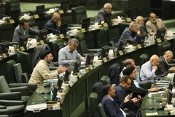 خرید سهام بانک&zwnj;ها توسط شرکت&zwnj;های زیرمجموعه ممنوع شد