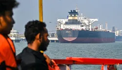 چرا آمریکا در کنترل نفتکش&zwnj;ها ناکام ماند؟ / از تنگه هرمز تا کارائیب