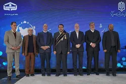 نشان افتخار و حمایل &laquo;حامی مدرسه&zwnj;سازی ایران&raquo; به مدیرعامل بانک ملی اهدا شد/ ساخت ۱۳۵ مدرسه در مناطق محروم کشور