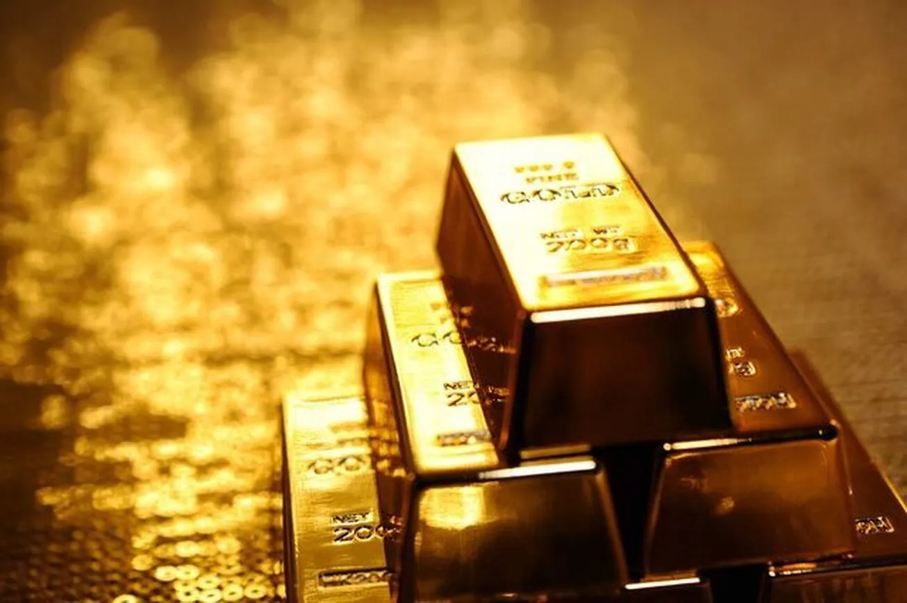طلای جهانی در سراشیبی ماند