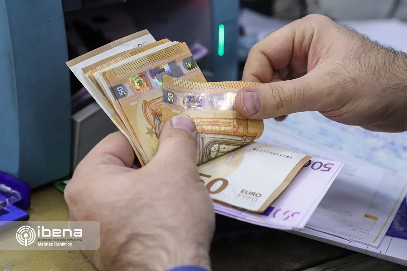قیمت دلار و یورو کاهشی شد