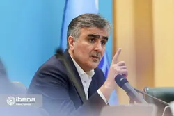 برخورد رئیس بانک مرکزی با بانک متخلف+فیلم