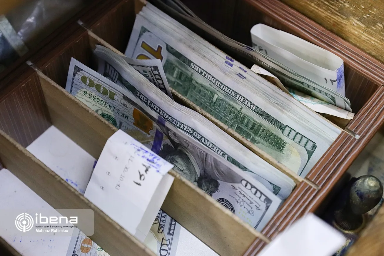 عقبگرد دلار آزاد به کانال ۵۰ / پیش‌بینی ادامه ریزش قیمت‌ها در کف بازار