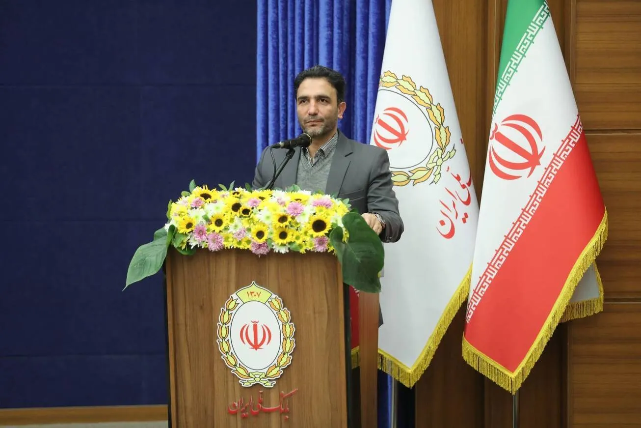 صمد عزیزنژاد رئیس هیات امنای بانک کارگشایی شد