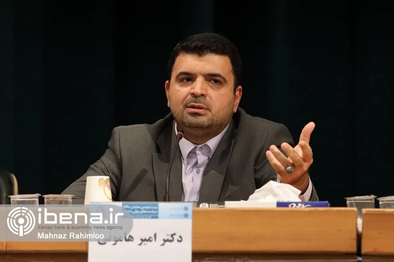 فضای روانی عامل افزایش نرخ ارز است/ انجام معاملات روان در بازار متشکل ارزی/ نوسان ذات بازار است
