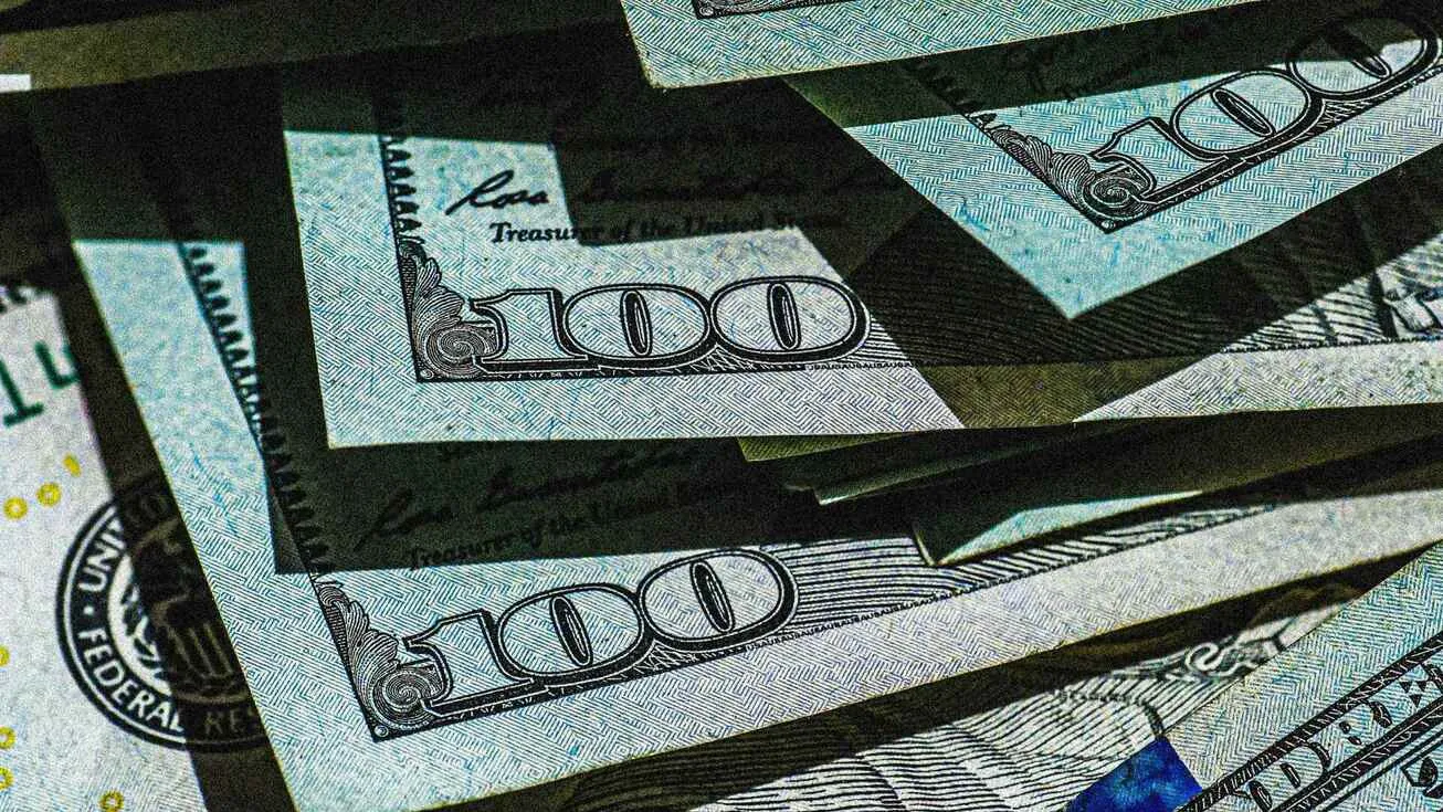 امتیاز اعتباری آمریکایی‌ها افت کرد