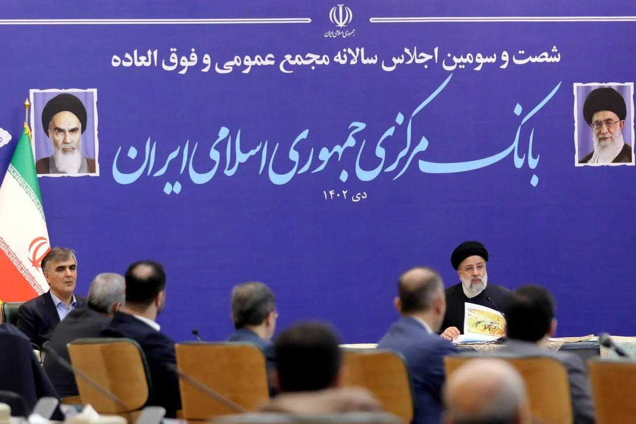 هدف‌گذاری نرخ رشد نقدینگی محقق شد/ تمام عملیات‌های ارزی به مرکز مبادله منتقل می‌شود + فیلم