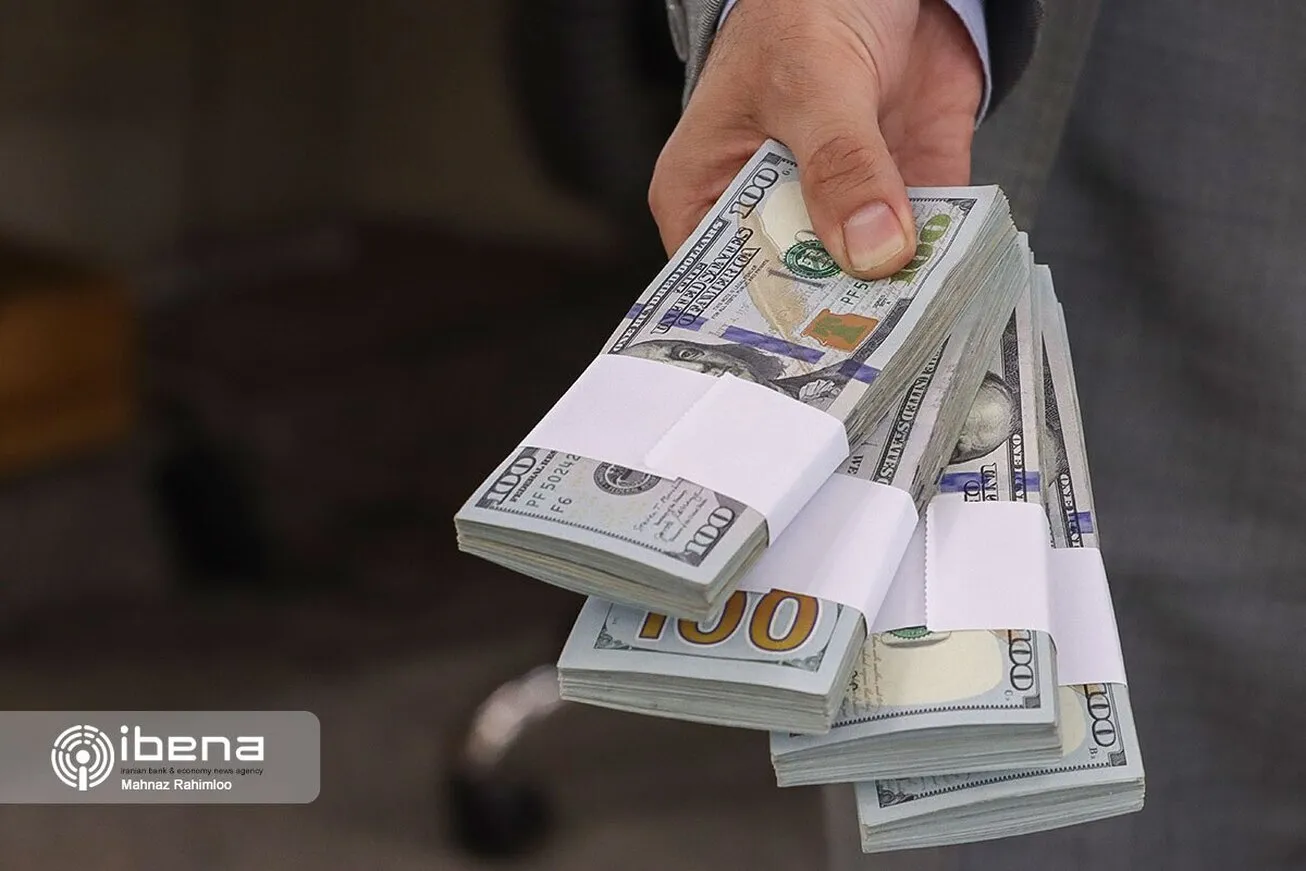 کاهش ۵۰۰ تومانی قیمت دلار در مرکز مبادله