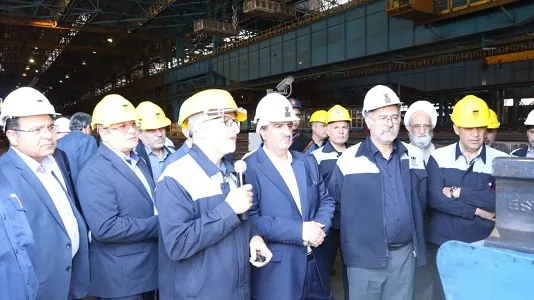 بازدید مدیرعامل بانک رفاه کارگران از شرکت ذوب آهن