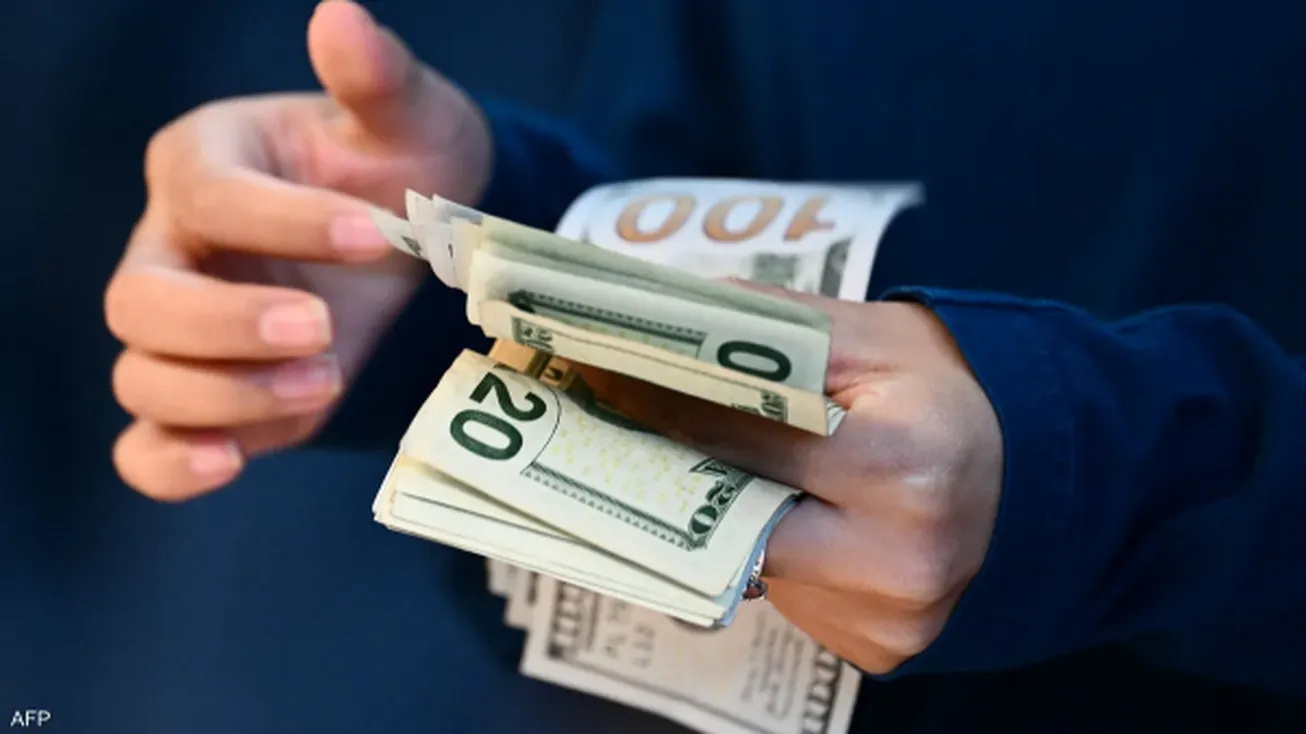 تضعیف دلار بیشتر شد
