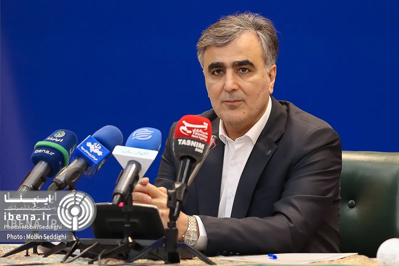 منابع و ذخایر ارزی کشور کافی است/ اقدامات بانک مرکزی برای اطمینان‌بخشی به بازارها