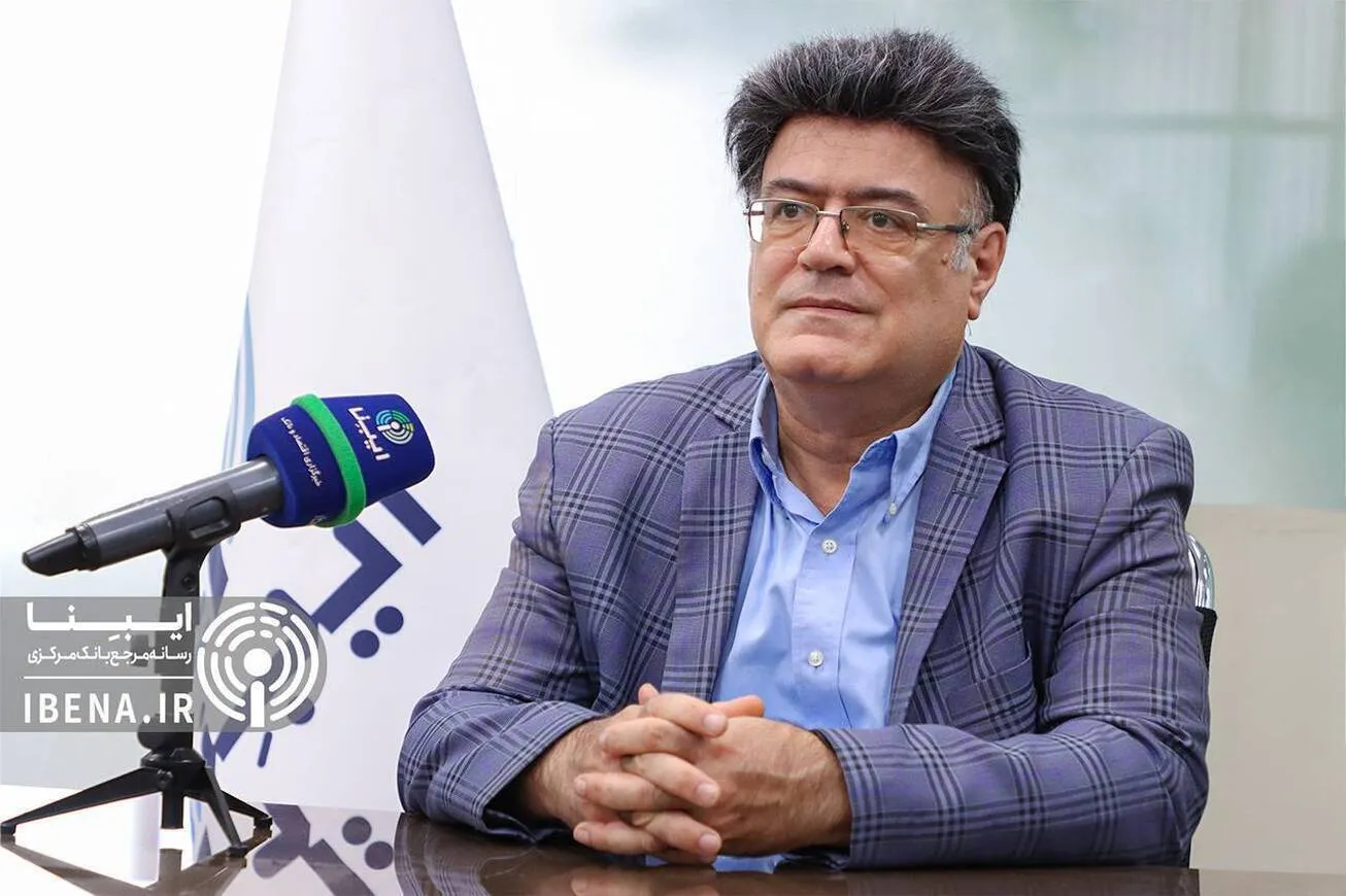 کاهش نرخ رشد نقدینگی و پایه پولی روند تورم را نزولی کرد/ موفقیت بانک مرکزی در بهبود متغیر‌های پولی