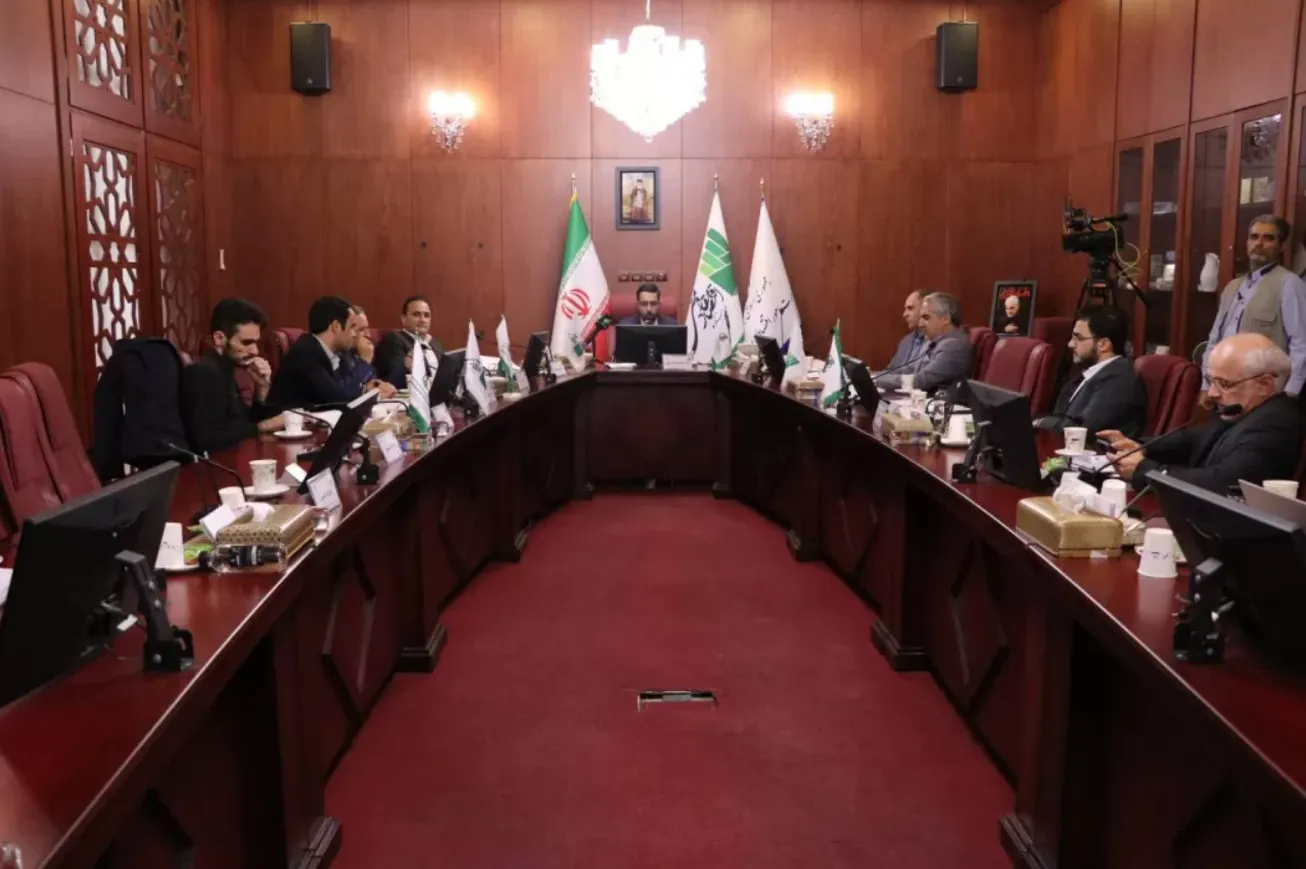 رفع تعهد ارزی صادرکنندگان ضرورتی اجتناب‌ناپذیر/ بانک مرکزی باید بر جریان مبادلات ارزی کشور اشراف داشته باشد