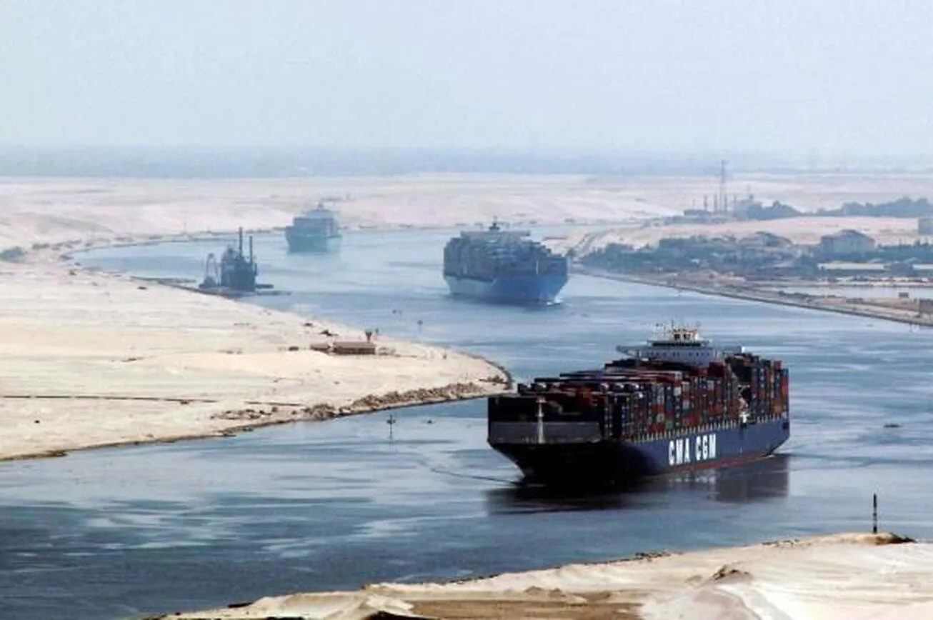 کاهش درآمد کانال سوئز