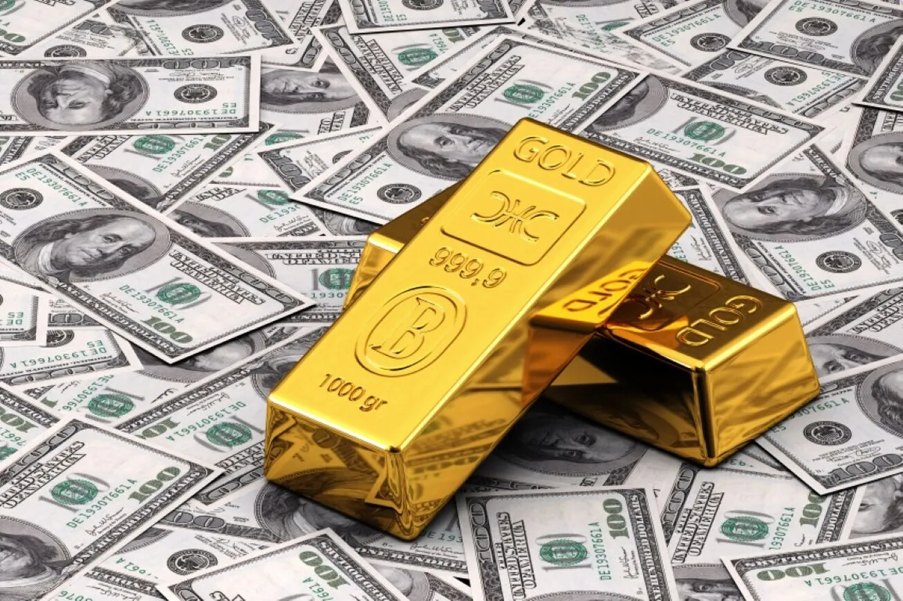 طلای جهانی از دلار سبقت گرفت