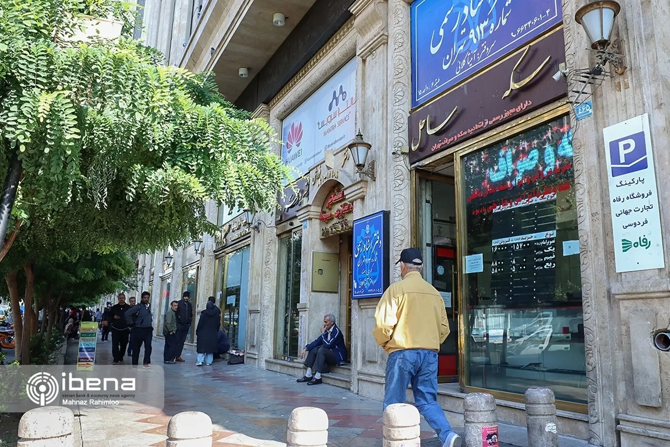 عقبگرد دلار توافقی به کانال ۳۳/ ریزش نرخ ارز ادامه دارد