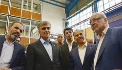 سفر کاری رئیس کل بانک مرکزی به اصفهان با همراهی مدیرعامل بانک تجارت/ فرزین: انرژی خورشیدی از مهم&zwnj;ترین اولویت&zwnj;های رئیس&zwnj;جمهور است