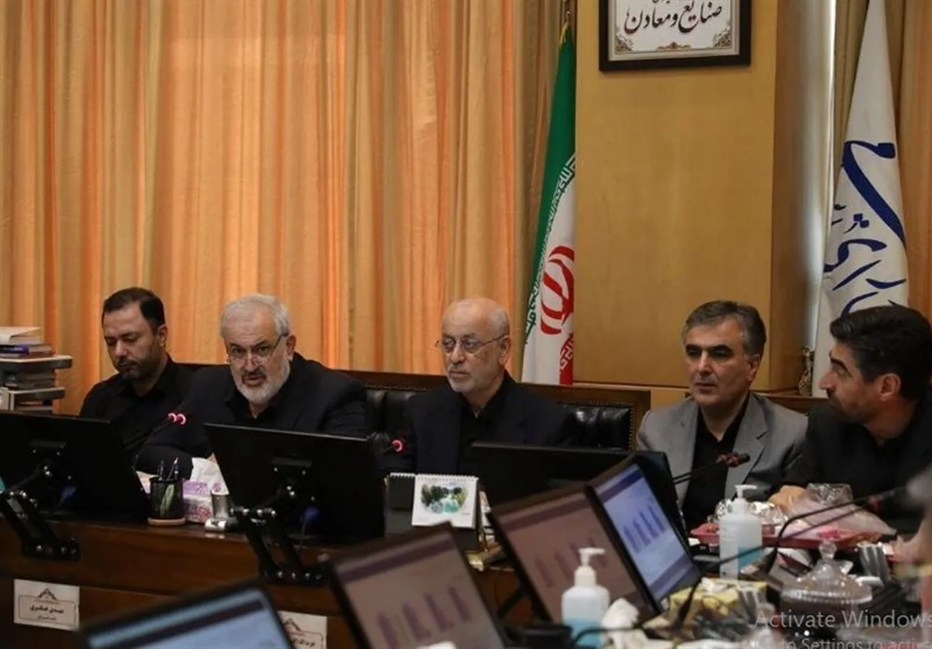 بازار ارز از زمان ریاست فرزین به ثبات رسید/ آمادگی مجلس برای حمایت از استمرار ثبات