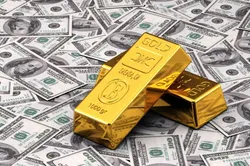 طلای جهانی از دلار سبقت گرفت